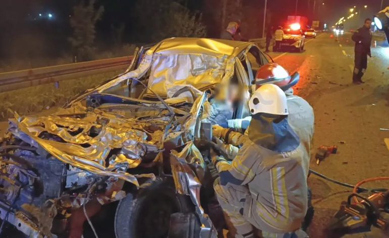 Bursa’da Feci Kaza: Otomobil Kamyon Altına Girdi, Sürücü Ağır Yaralı