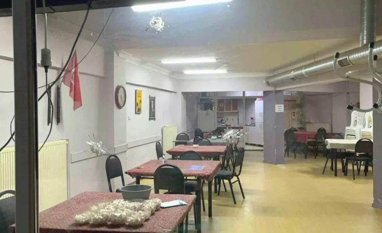 Bursa’da Kıraathaneye Silahlı Saldırı