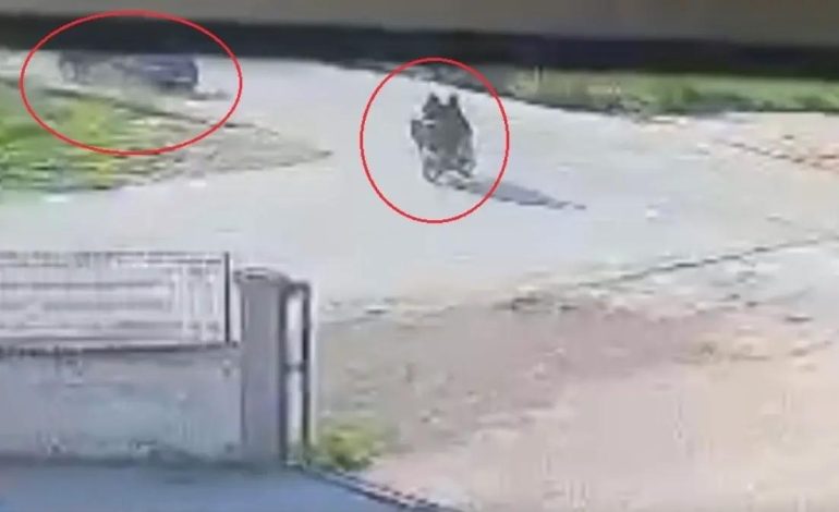 Bursa’da Motosiklet ile Otomobil Çarpıştı: İki Yaralı
