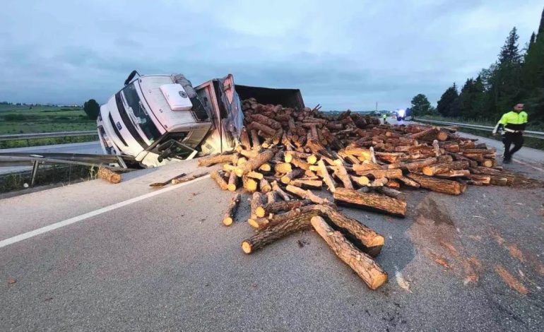 Bursa’da Trafik Kazası: 3 Yaralı