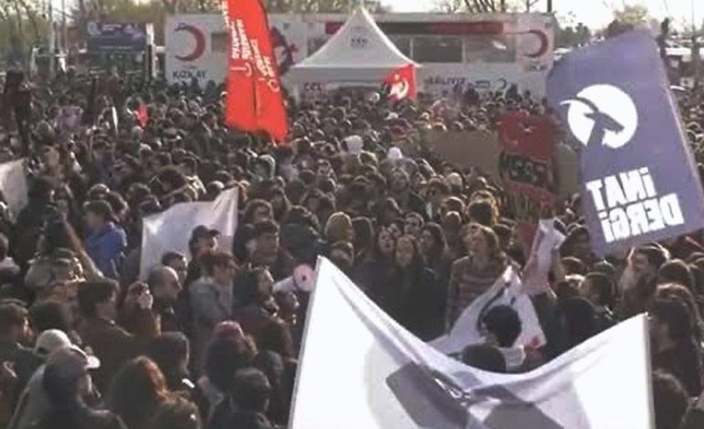 Bursa’daki gençler yargılanmaya devam ediyor: Avukatlara kimlik sorgusu tepkisi!