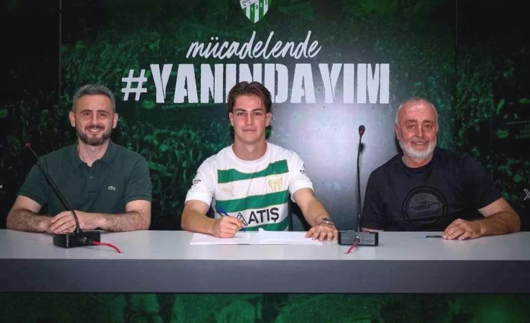 Bursaspor Ahmet Efe Çakmakkaya ile Sözleşme İmzaladı