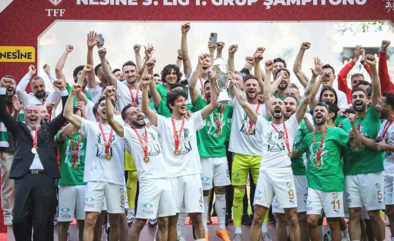Bursaspor’da 8 Oyuncunun Sözleşmesi Sona Erdi