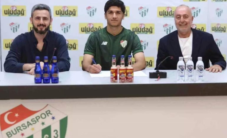 Bursaspor’dan Ensar Duman’a Profesyonel Sözleşme