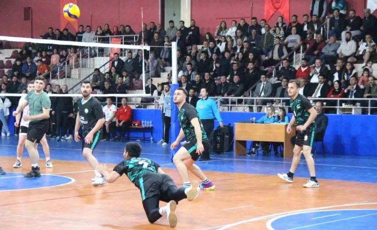 Çal’da Voleybol Turnuvası Şampiyonu Belli Oldu