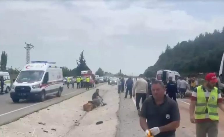 Çanakkale’de Zincirleme Kaza: 6 Ölü