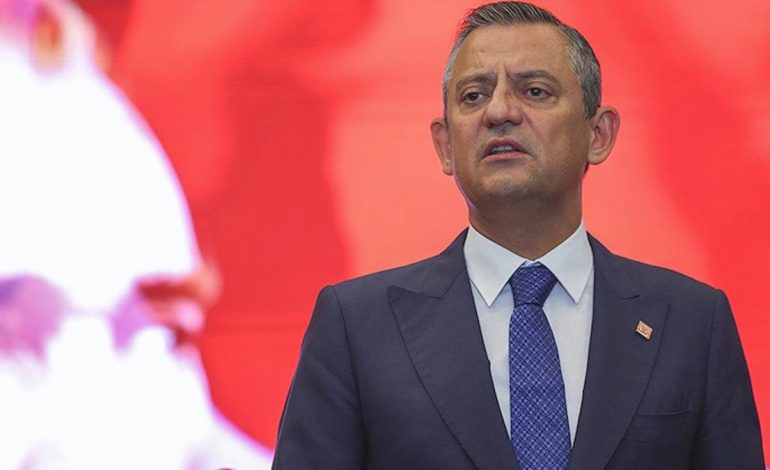CHP lideri Özel AKP’li gençlere seslendi