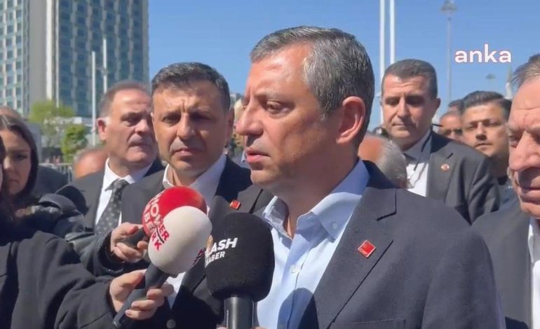 CHP lideri Özel’den AKM’de Önder mesajı: ‘Hepimizin ona çok ihtiyacı olduğu bir zamanda kaybettik’