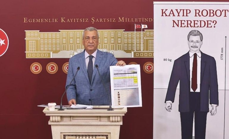 CHP’li Hasan Öztürkmen: Melih Gökçek robotu nerede?