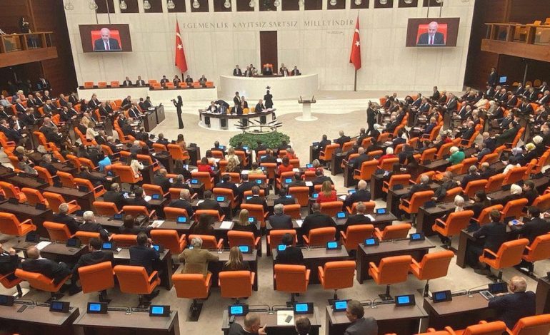 CHP’li isimden Sırrı Süreyya Önder açıklaması: Sürece zarar vermemek için şikayetçi olmadı