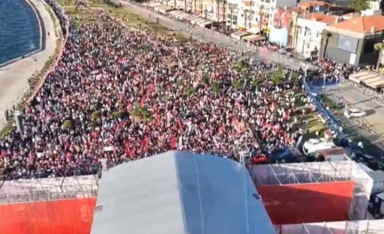 CHP’nin İzmir’de miting yaptığı Gündoğdu Meydanı boş kaldı
