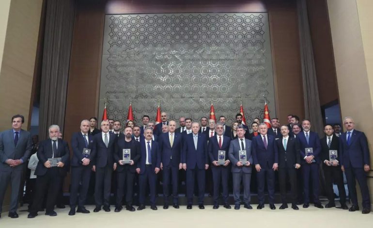 CNN Türk’e 10’uncu Anadolu Medya Ödülleri’nde 2 ödül