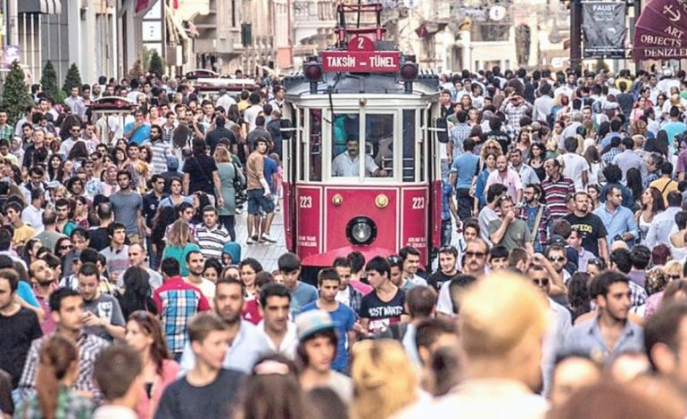 Çok çalışıyoruz yoksulluktan kaçamıyoruz