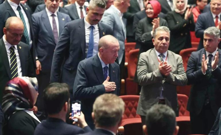 Cumhurbaşkanı Erdoğan: “İster töre, ister gelenek, ister güncel akım bahanesiyle olsun evliliğin zorlaştırılmasını asla doğru bulmuyoruz”