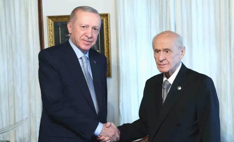 Cumhurbaşkanı Erdoğan, MHP Genel Başkanı Bahçeli ile bir araya geldi