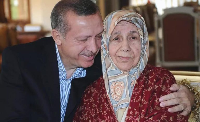 Cumhurbaşkanı Erdoğan’dan “Anneler Günü” mesajı
