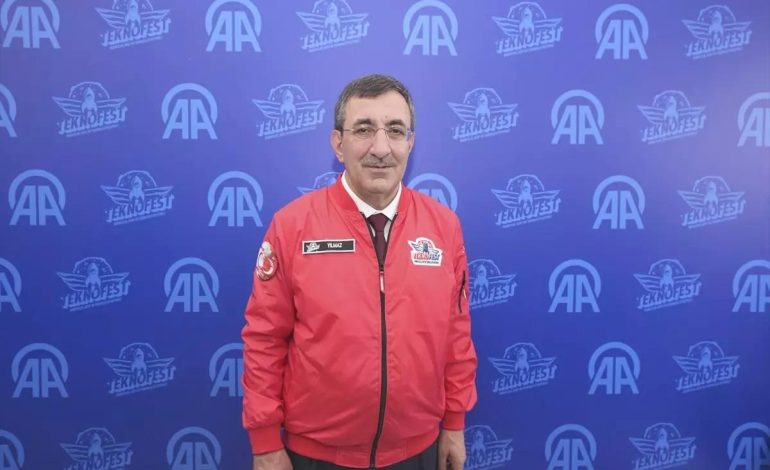 Cumhurbaşkanı Yardımcısı Yılmaz, TEKNOFEST KKTC’de AA standını ziyaret etti Açıklaması