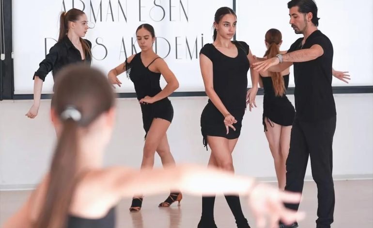 Dansçılar solo dünya şampiyonasına katılıyor