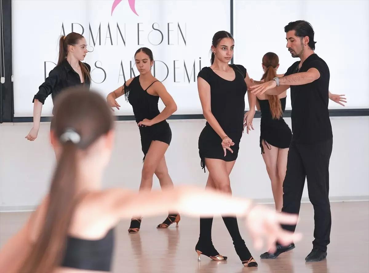 Dansçılar solo dünya şampiyonasına katılıyor