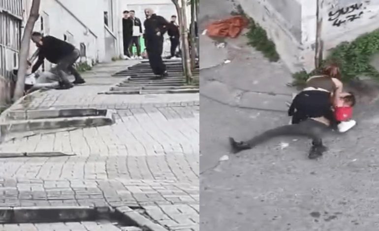 Dehşet anları: Bıçak çeken kişinin kafasında şişe kırdı, kadınlar birbirine girdi
