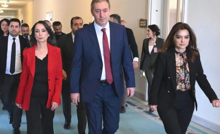 DEM heyeti, siyasi partiler turuna başlıyor! İlk ziyaretler DEVA, Saadet, CHP ve Gelecek Partisi’ne olacak