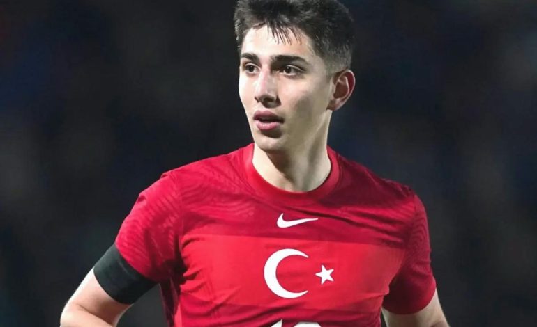 Demir Ege Tıknaz’a Portekiz’de büyük onur