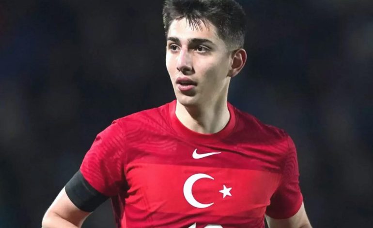 Demir Ege Tıknaz’a Portekiz’de büyük onur