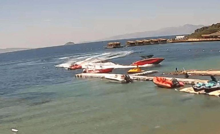 Denizde can pazarı: Turistler teknede felaketi yaşadı
