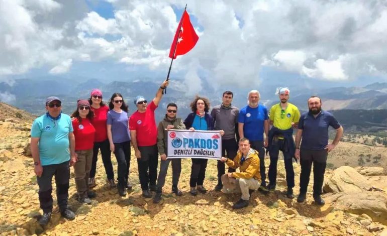 Denizli’de Dağcılar Bayramı Zirvede Kutladı