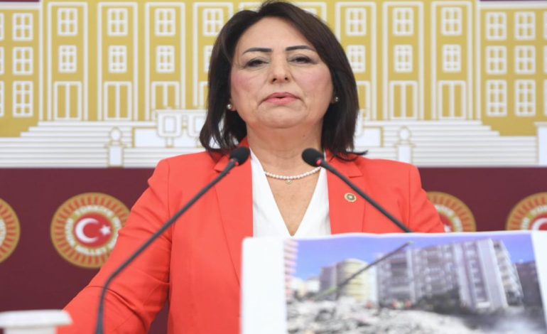 Depremzede vatandaşa bir darbe de DASK ve sigorta şirketlerinden!