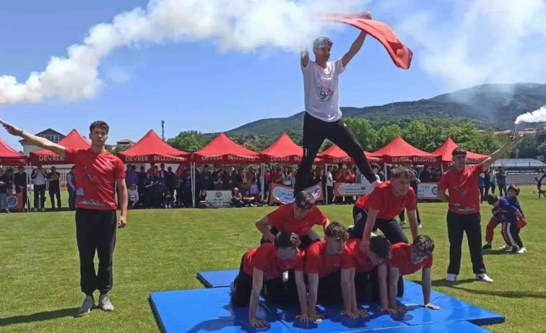 Devrek’te Atatürk’ü Anma Gençlik ve Spor Bayramı Coşkusu