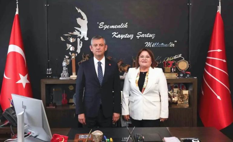 Didim Belediye Başkanı Hatice Gençay, Özgür Özel’i Ziyaret Etti