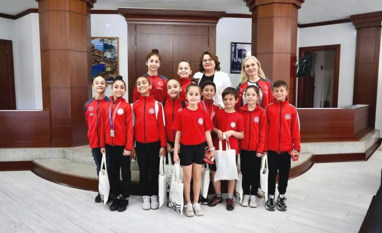 Didimli Akrobatik Cimnastik Sporcuları Avrupa Şampiyonası Başarısı İçin Belediye Başkanını Ziyaret Etti