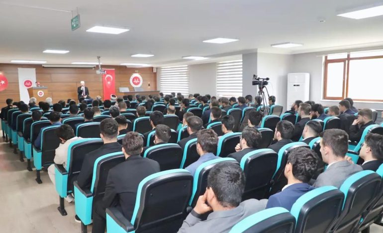 Diyanet Başkanı Erbaş, İmamları Göreve Hazırladı