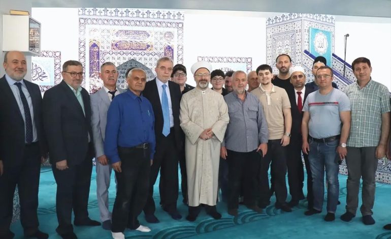 Diyanet Başkanı Erbaş, Viyana’da Hutbe Verdi