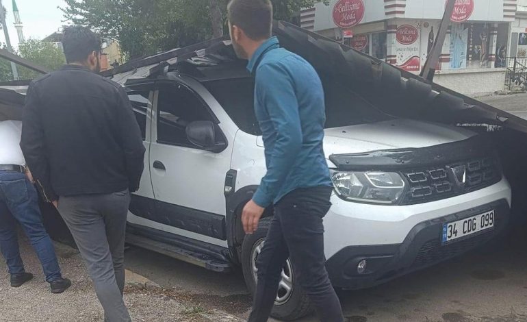 Diyarbakır ve Batman’da fırtına etkili oldu