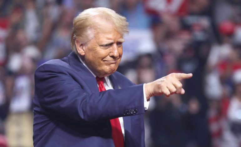 Donald Trump, Fed başkanı Powell’a hakaret etti: Aptal