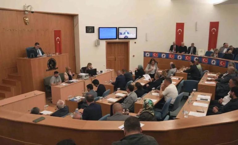Düzce Belediye Meclisi’nde Su Basıncı Sorunu ve İmar Düzenlemeleri Görüşüldü