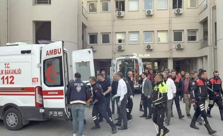 Düzce İl Sağlık Müdürlüğü avukatı, odasında başından vurulmuş halde bulundu