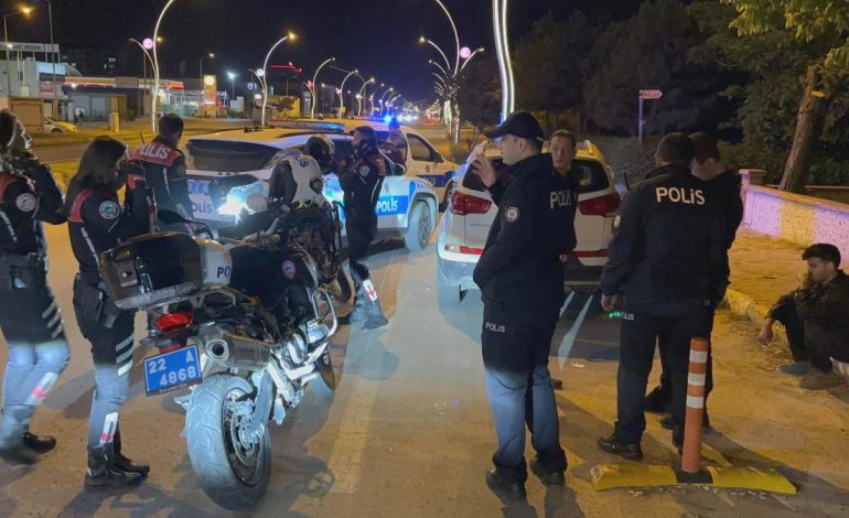Edirne’de ehliyetsiz sürücü trafiği birbirine kattı