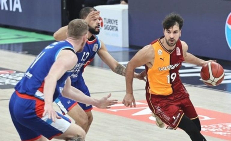 Efes, Galatasaray’ı farklı geçti