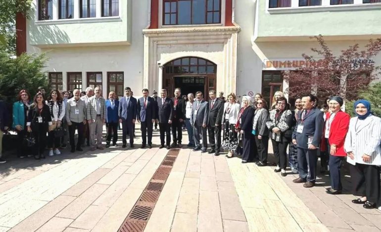 Ege Bölgesi Dilcileri Sürekli Çalıştayı Kütahya’da Düzenlendi