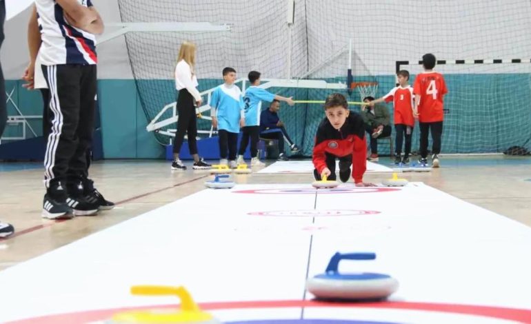 Elazığ’da Floor Curling Heyecanı