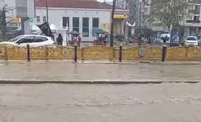 Elazığ’da sağanak ve dolu etkili oldu