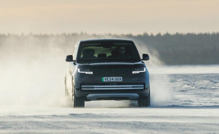 Elektrikli ilk Range Rover kameralara yakalandı