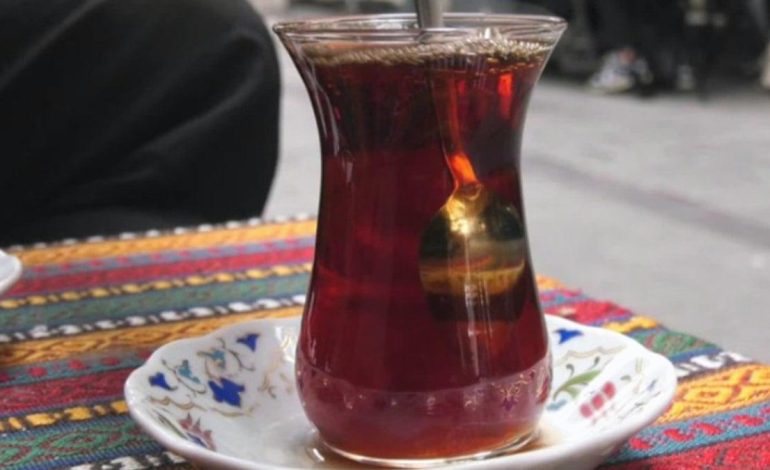 Emekliye askıda çay dönemi başladı