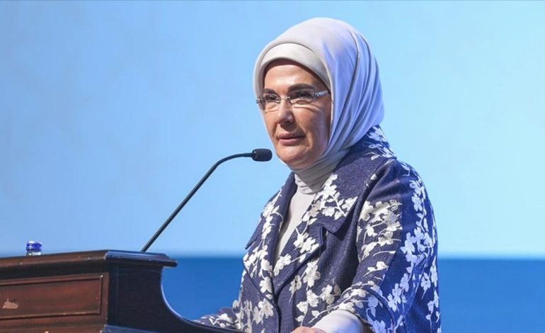 Emine Erdoğan, 19 Mayıs Atatürk’ü Anma Gençlik ve Spor Bayramı’nı kutladı
