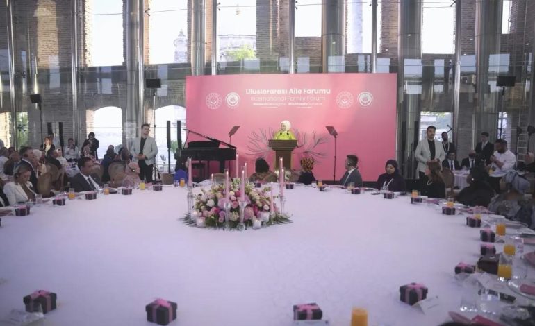 Emine Erdoğan, ‘Uluslararası Aile Forumu’nun galasına katıldı