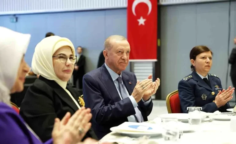 Emine Erdoğan’dan ‘Anneyle Güçlü Aile, Aileyle Güçlü Türkiye’ Programına Katılım
