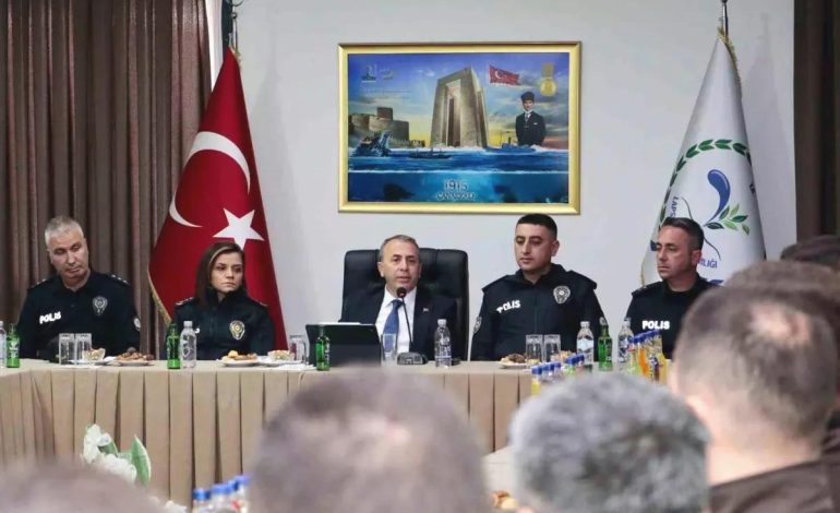 Emniyet Müdürü Kurt Lapseki’de İncelemelerde Bulundu